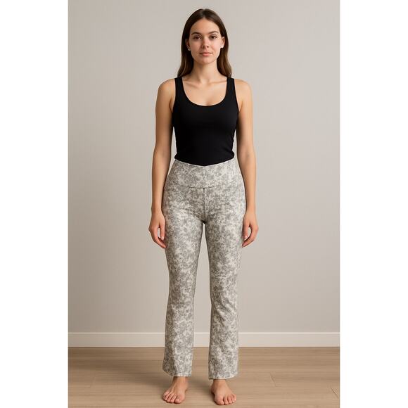 Athleisure Activewear Gray Floral Print Workout Pants Under Armour M - Picture 1 of 6